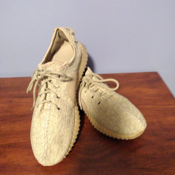 Adidas Yeezy Boost 350 V2 - Picture 1 of 2